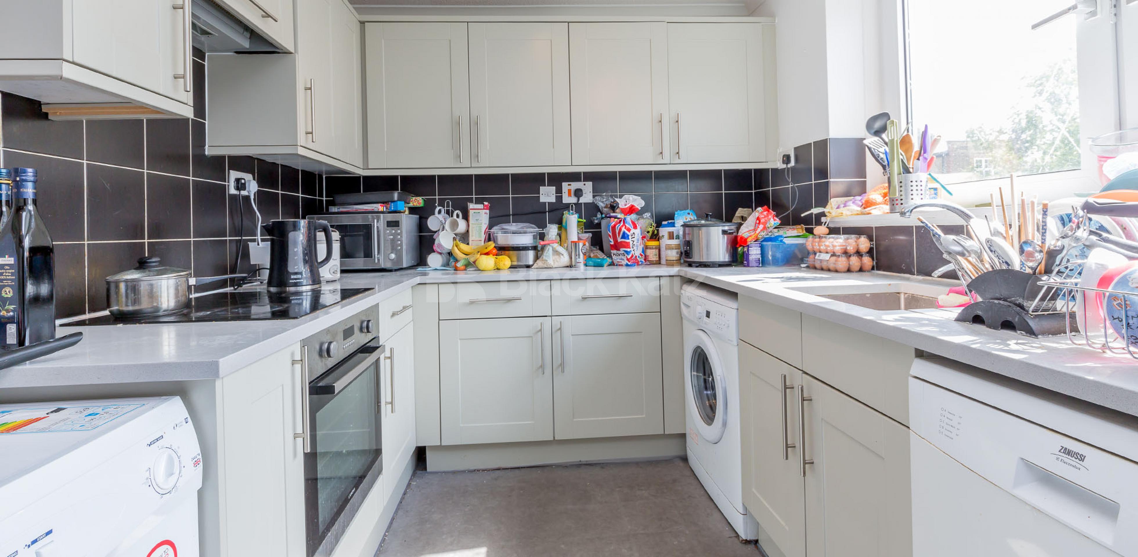 			3 Bedroom, 1 bath, 1 reception Flat			 Oakley Square, Camden NW1